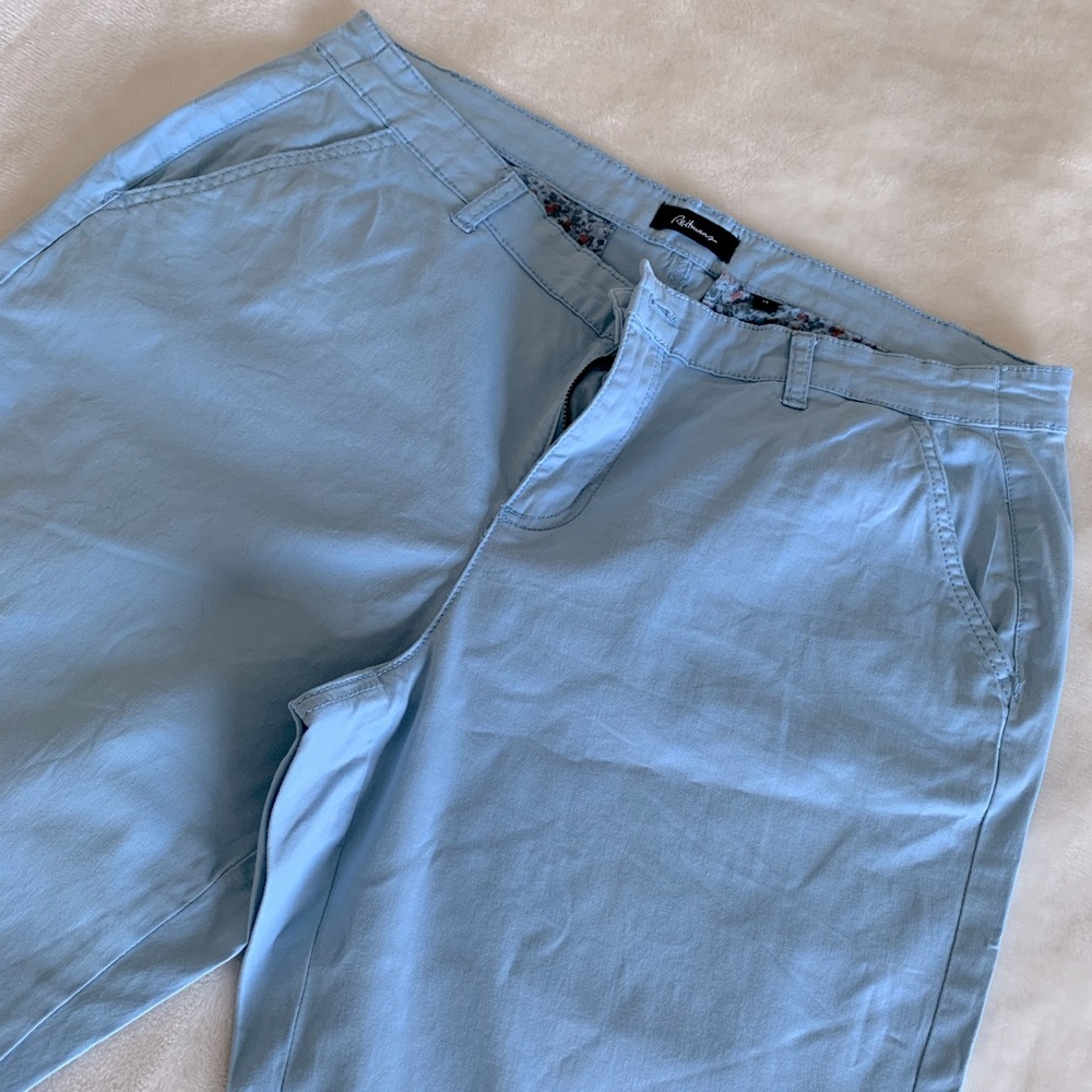 Cute sky blue cropped cotton pants